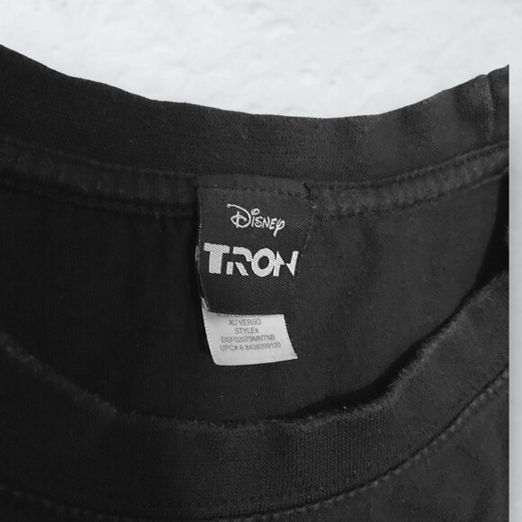 TRON Disney Movie Retro 1982 Poster Graphic Shirt | RARE ! - Picture 4 of 5
